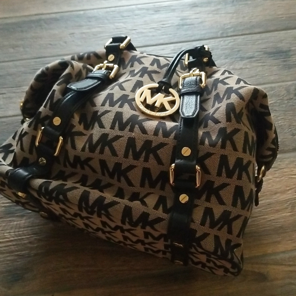 Never Been Used Michael Kors Ginger Small Duffle Satchel Handbag